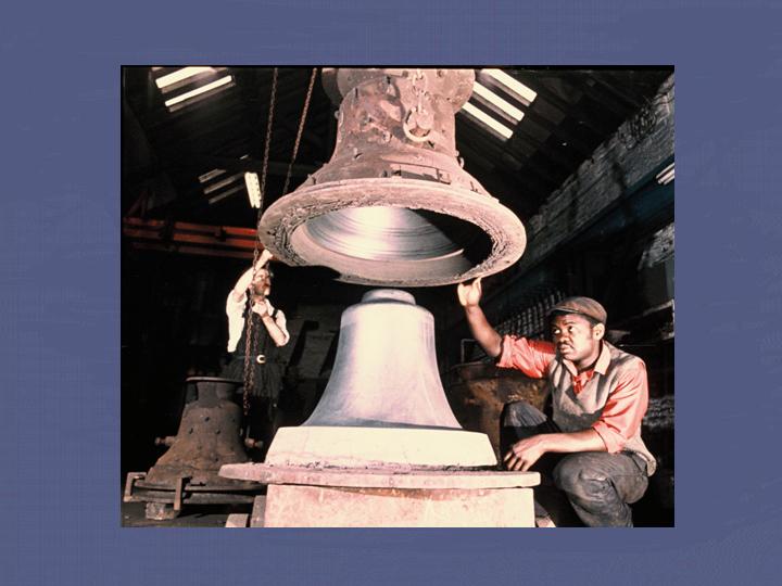 Lowering the outer mould